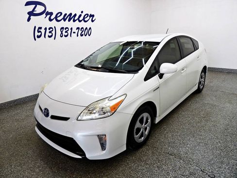 Used 2014 Toyota Prius Two FWD image 1