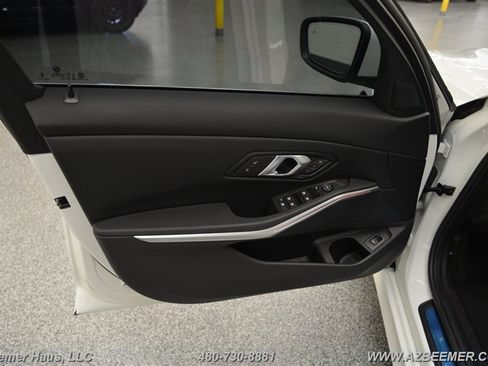 Used 2026 BMW 330i Sedan w/ Convenience Package RWD image 40