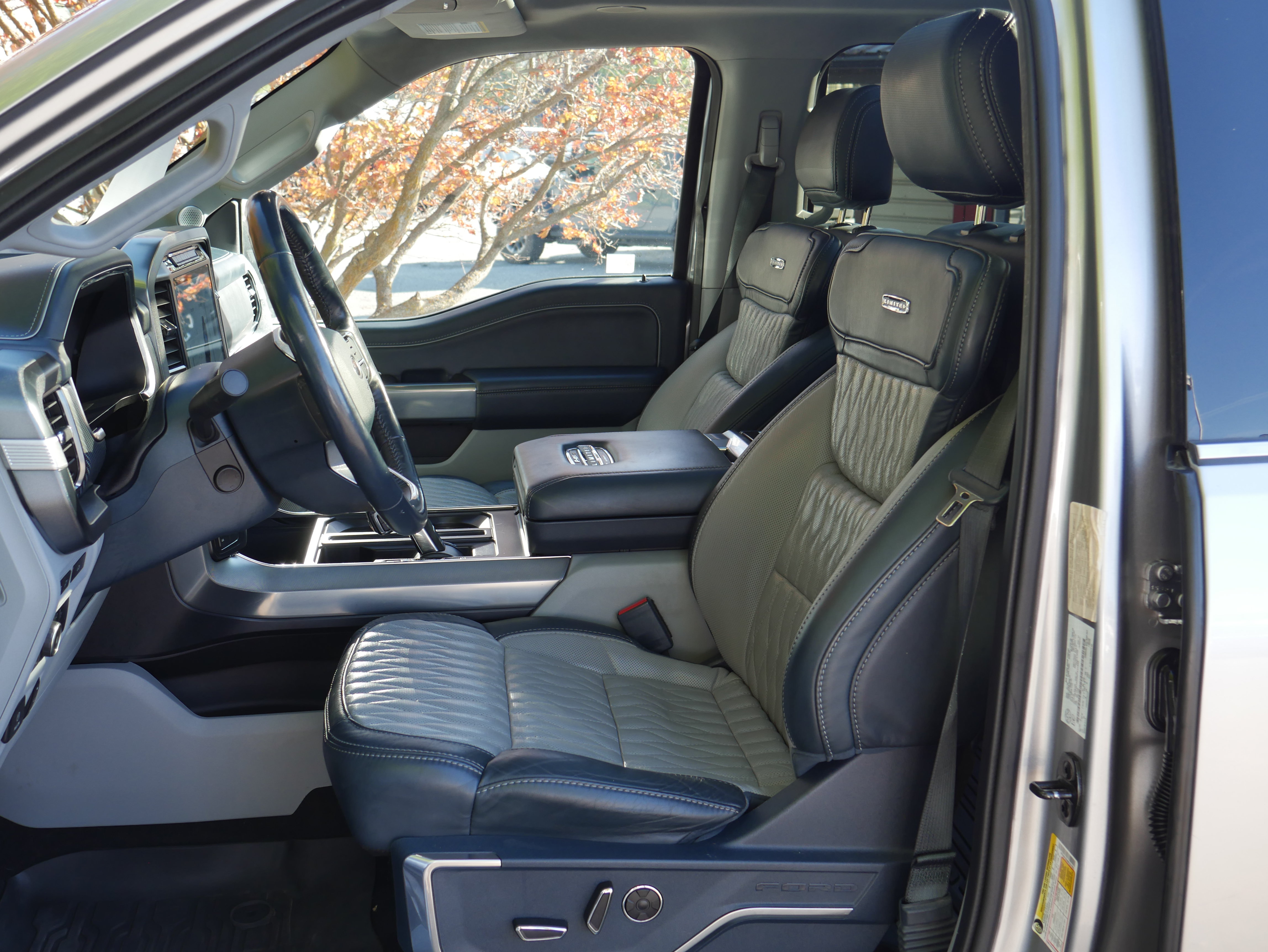 Certified 2022 Ford F150 Limited AWD/4WD image 3
