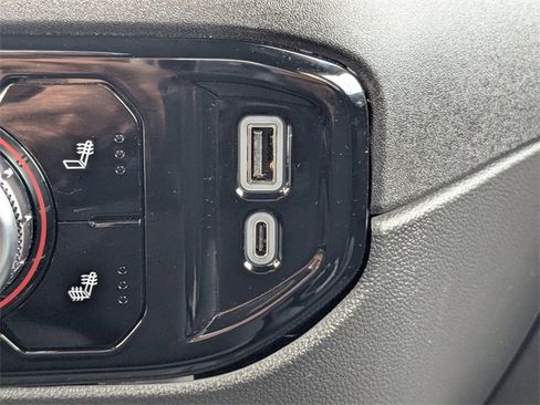 Used 2024 GMC Sierra 1500 Elevation image 24