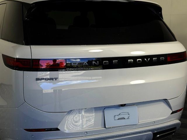 New 2026 Land Rover Range Rover Sport Dynamic SE AWD/4WD image 16