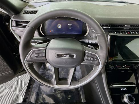 Used 2023 Jeep Grand Cherokee L Laredo AWD/4WD image 21