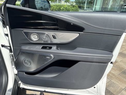 New 2026 Lincoln Nautilus Reserve image 17