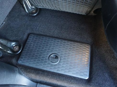 Used 2017 RAM 1500 Laramie w/ Convenience Group image 13