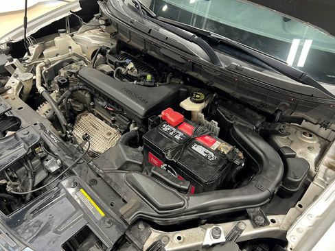 Used 2018 Nissan Rogue S AWD/4WD image 27