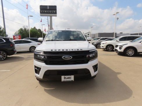 Certified 2024 Ford Expedition Limited image 4