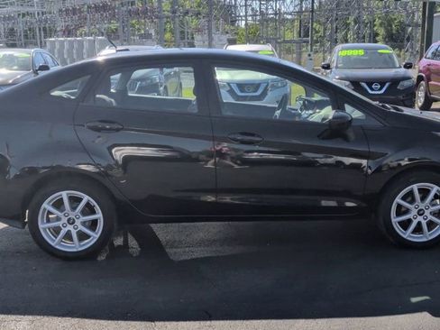 Used 2019 Ford Fiesta SE w/ Equipment Group 201A FWD image 9