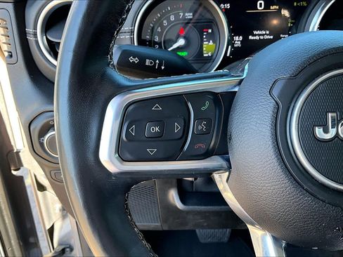 Used 2021 Jeep Wrangler Unlimited Sahara w/ Cold Weather Group AWD/4WD image 21