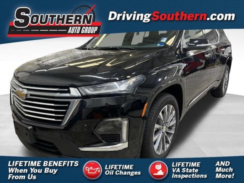 Used 2023 Chevrolet Traverse Premier FWD image 1
