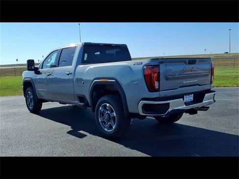 New 2026 GMC Sierra 2500 SLE image 6