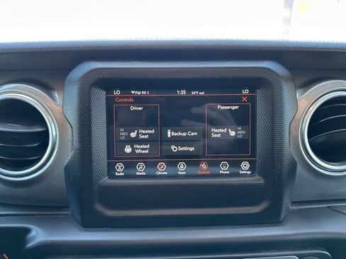 Used 2019 Jeep Wrangler Unlimited Sahara w/ Cold Weather Group AWD/4WD image 36