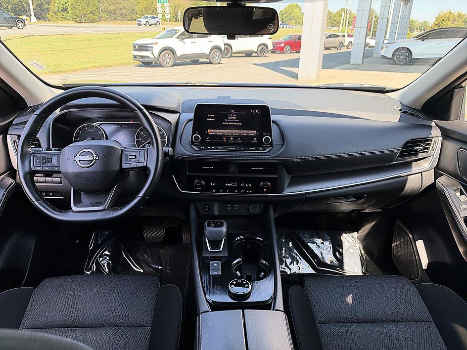 Certified 2025 Nissan Rogue SV AWD/4WD image 22