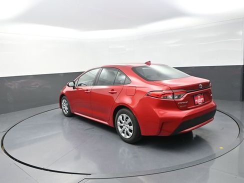 Used 2021 Toyota Corolla LE FWD image 42