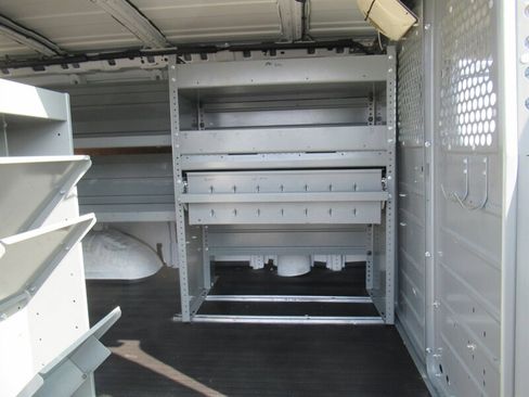 Used 2014 Chevrolet Express 2500 image 15