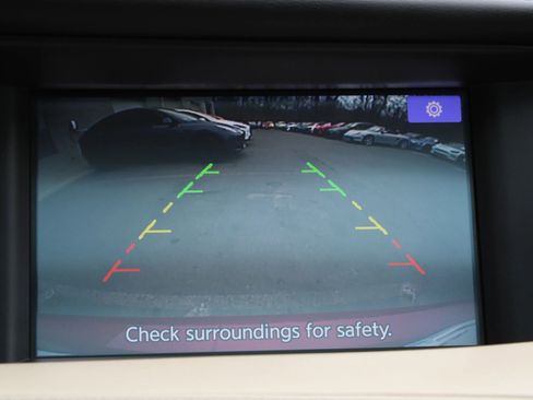 Used 2017 INFINITI QX30 Premium w/ Navigation Package image 10