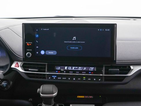 Used 2025 Toyota Sienna Limited AWD/4WD image 16
