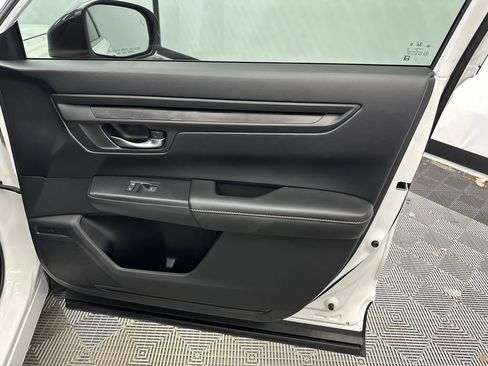 Used 2025 Honda CR-V Sport image 14