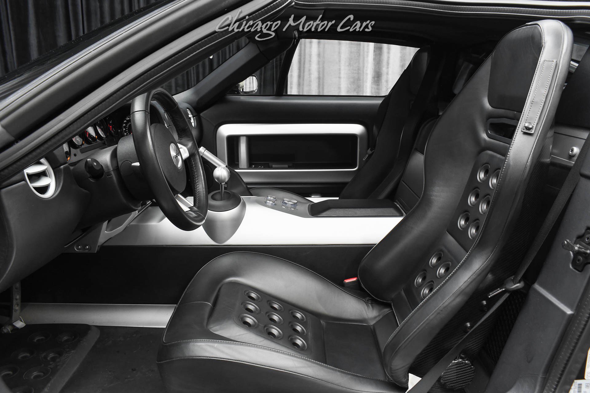 Used 2006 Ford GT RWD image 18