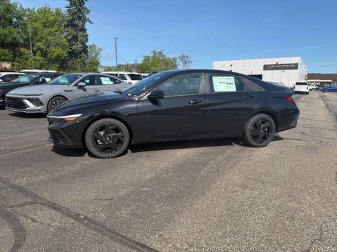 New 2026 Hyundai Elantra Sport FWD image 4