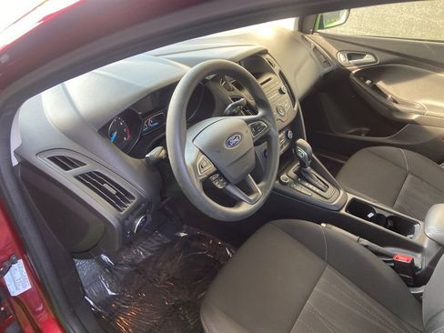 Used 2017 Ford Focus SE image 37