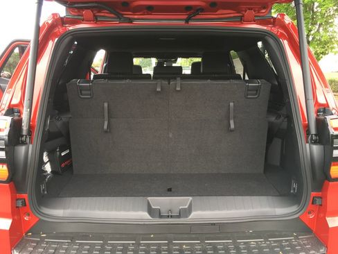 New 2026 Toyota 4Runner Limited w/ Tow Technology Package AWD/4WD image 28
