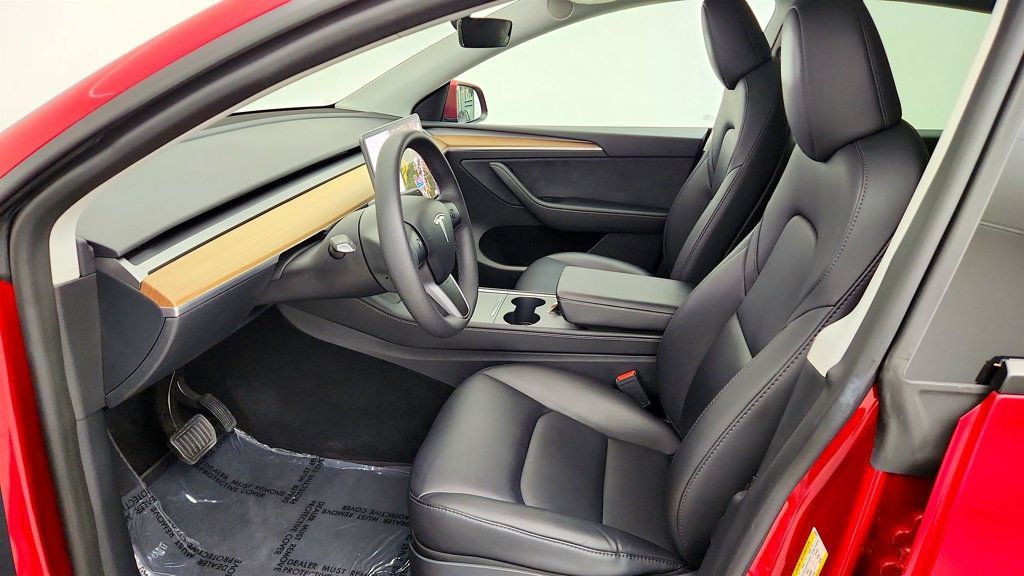 Used 2024 Tesla Model Y 2WD image 24