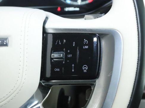 Used 2025 Land Rover Range Rover SE AWD/4WD image 23