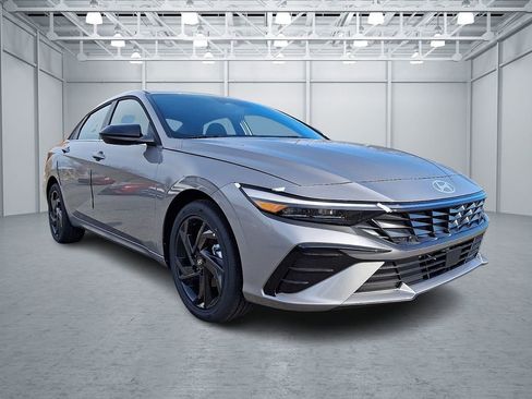 New 2026 Hyundai Elantra SEL Sport Premium FWD image 4