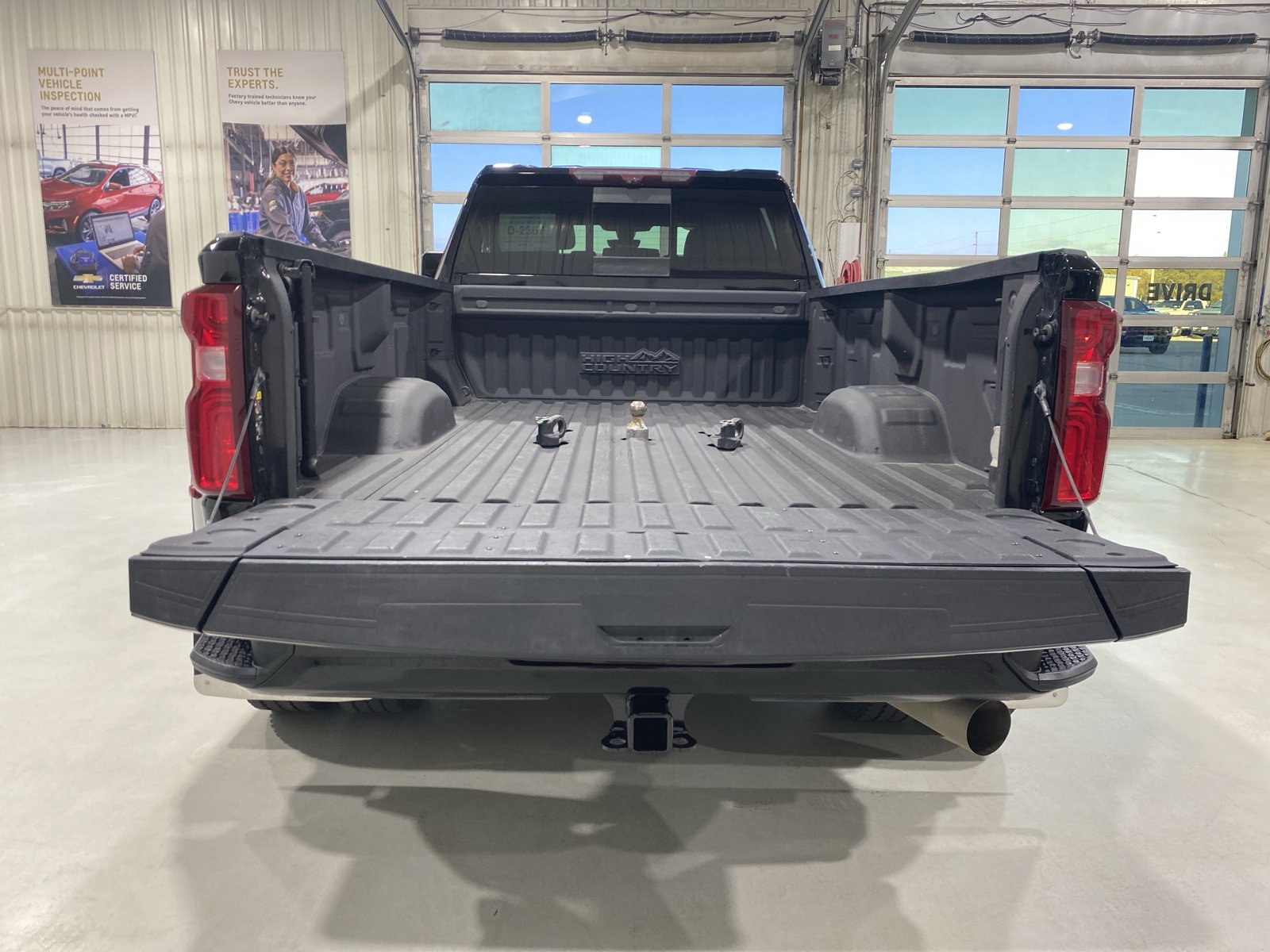 Used 2022 Chevrolet Silverado 3500 High Country AWD/4WD image 14
