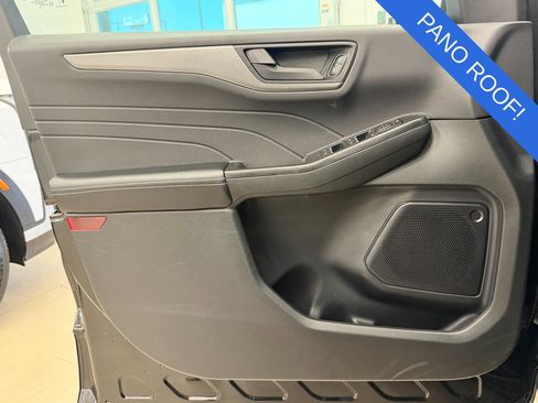 Used 2025 Ford Escape Active w/ Tech Pack #1 FWD image 9