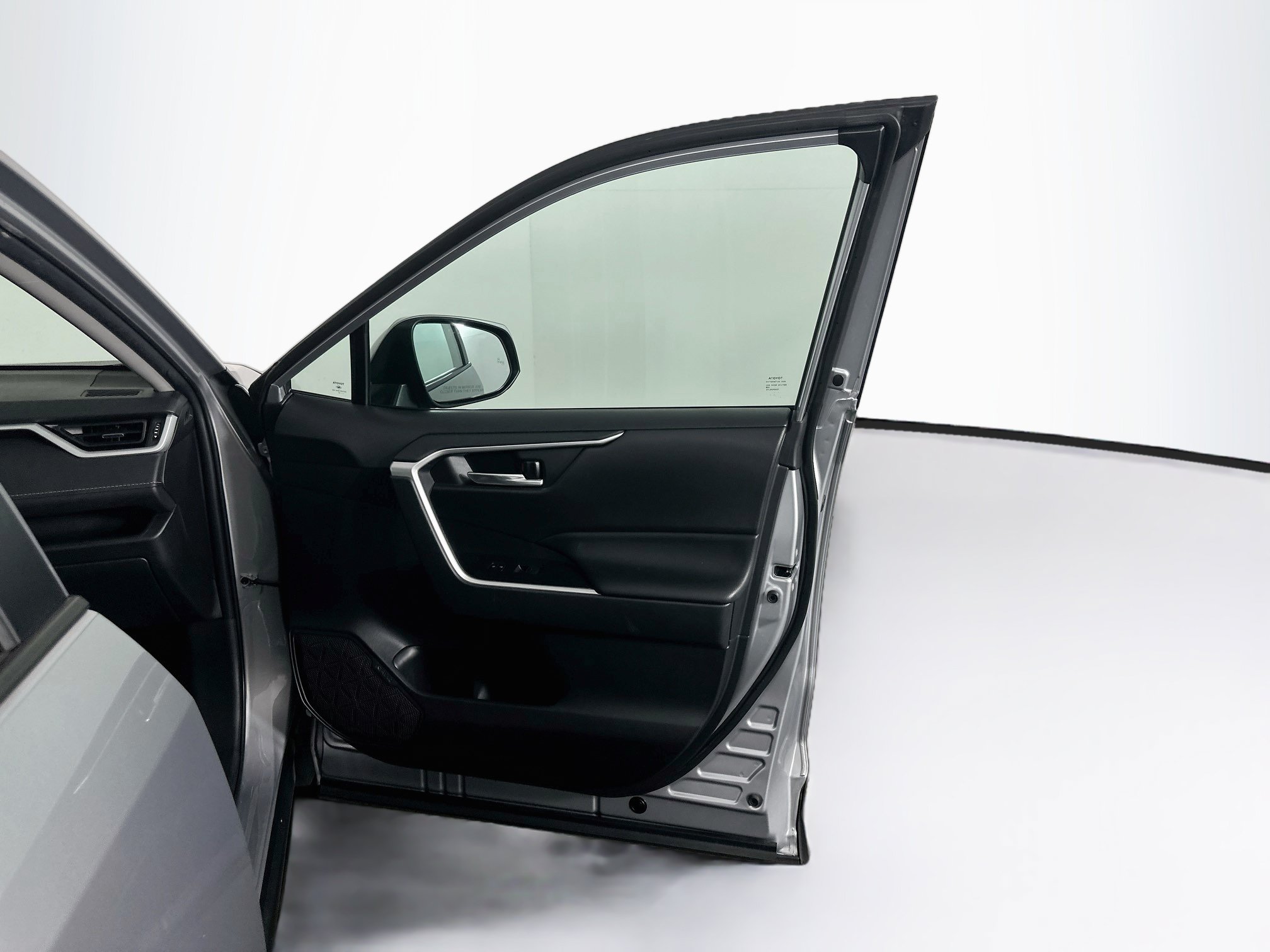 Used 2023 Toyota RAV4 XLE Premium FWD image 32
