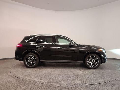 Used 2026 Mercedes-Benz GLC 300 image 7