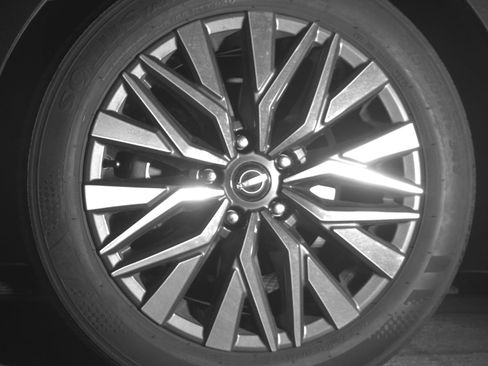 Used 2025 Nissan Altima 2.5 SV FWD image 12