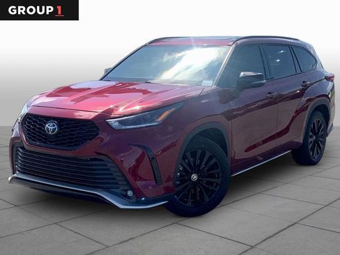 Used 2023 Toyota Highlander XSE FWD image 1