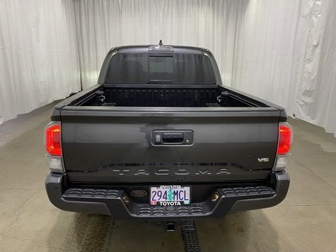 Used 2020 Toyota Tacoma TRD Off-Road image 5