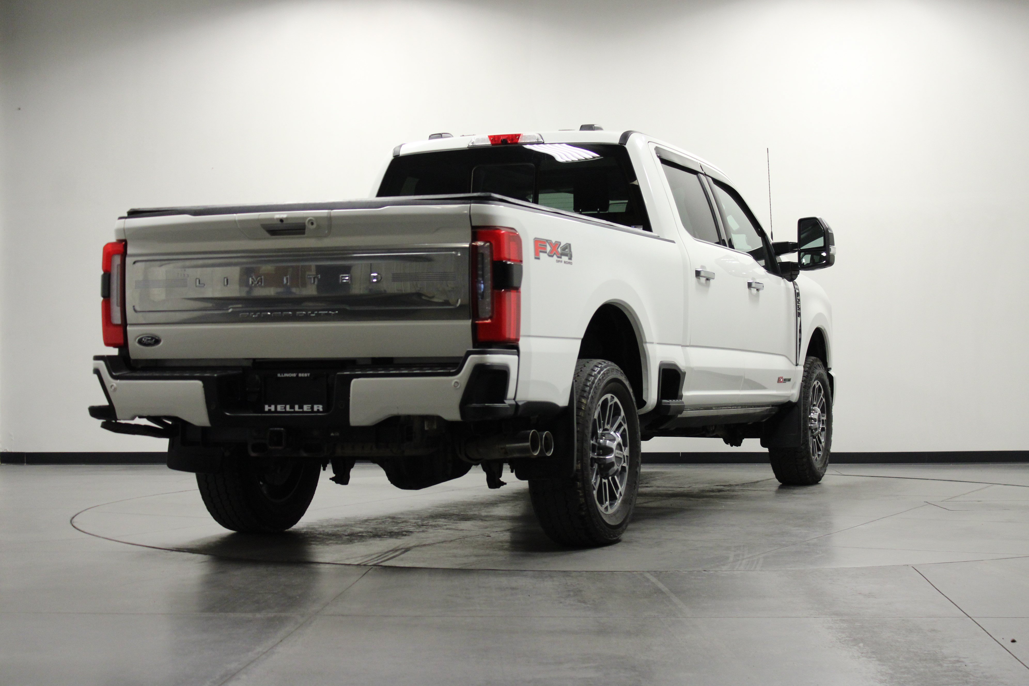 Used 2024 Ford F250 Limited w/ FX4 Off-Road Package AWD/4WD image 4