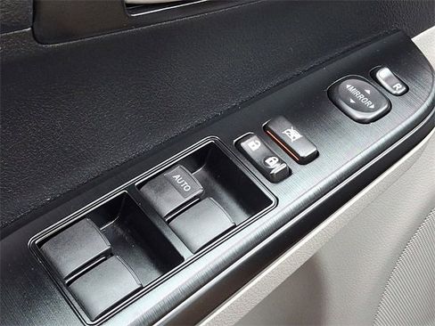 Used 2013 Toyota Camry LE image 25