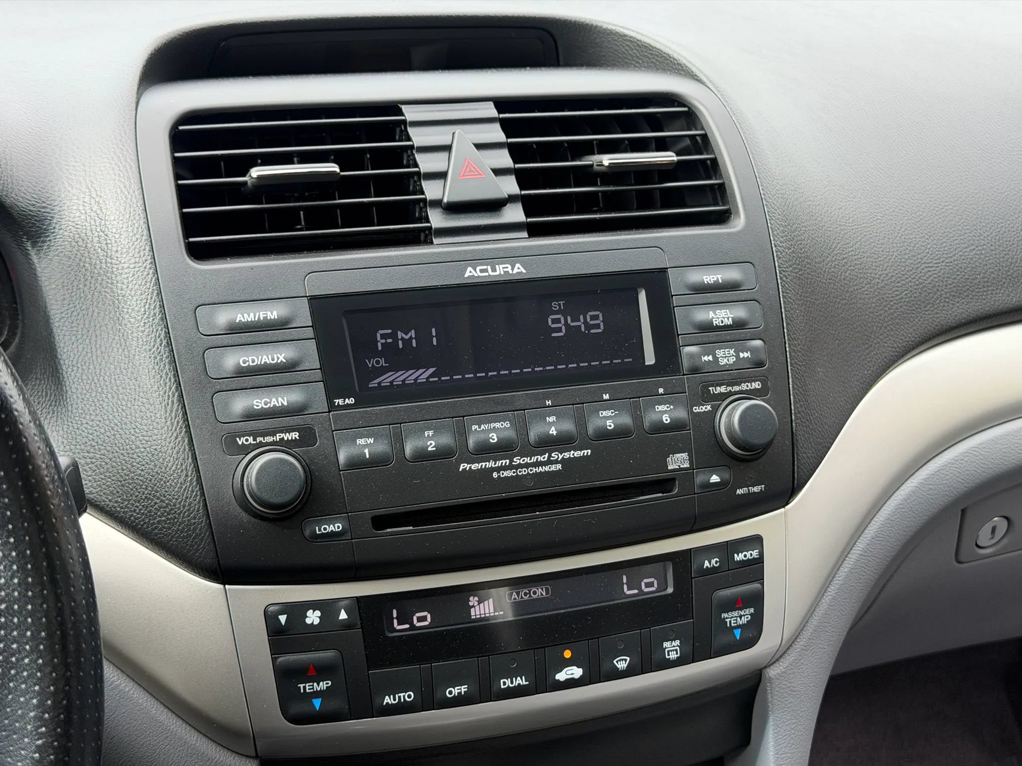 Used 2004 Acura TSX FWD image 13