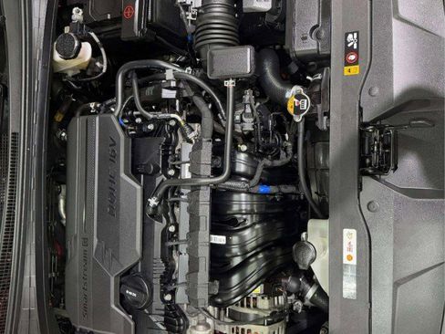 Used 2022 Hyundai Elantra Limited image 36