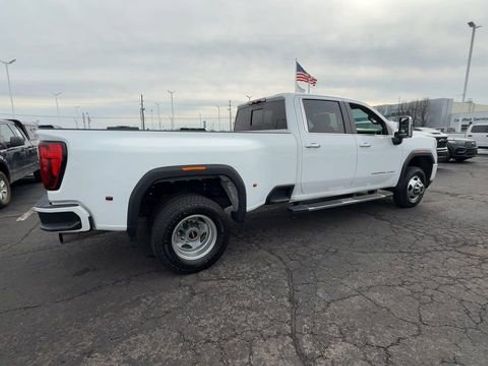 Used 2022 GMC Sierra 3500 Denali AWD/4WD image 8