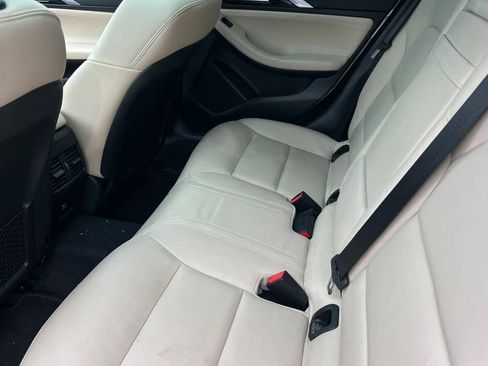 Used 2017 INFINITI QX30 Premium w/ Navigation Package image 5