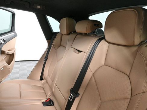 Certified 2026 Porsche Macan image 22