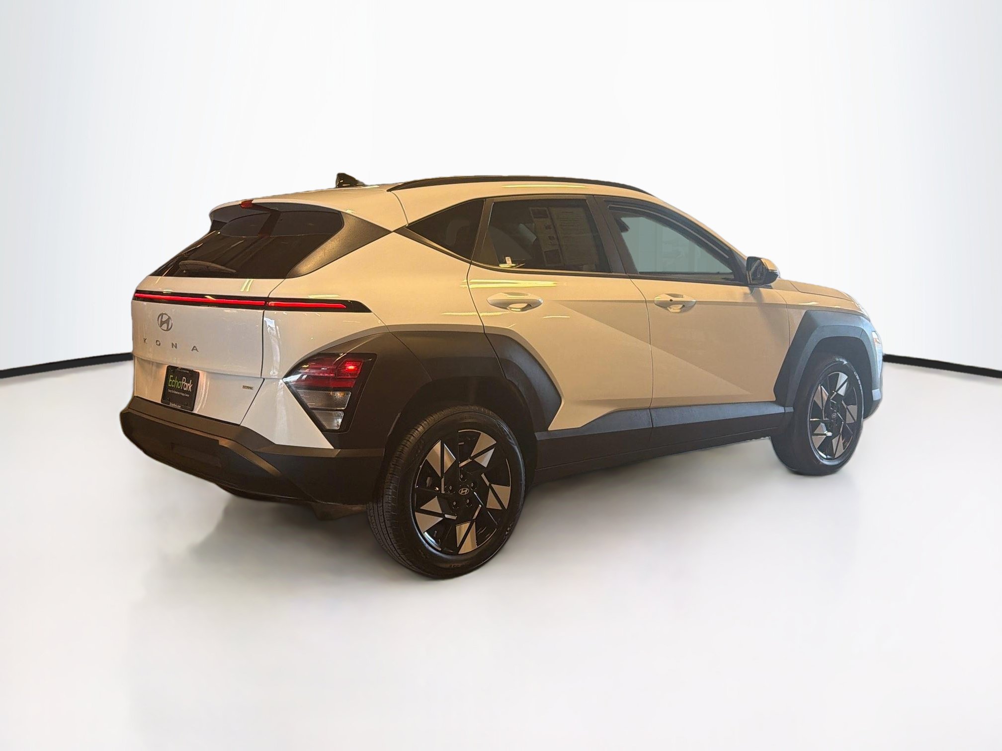 Used 2025 Hyundai Kona SEL AWD/4WD image 9