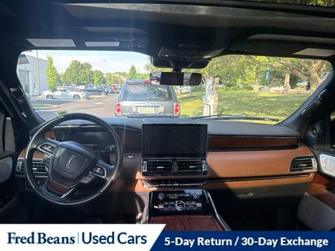 Used 2022 Lincoln Navigator Reserve AWD/4WD image 17