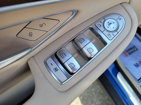 Used 2022 Mercedes-Benz GLC 300 image 10