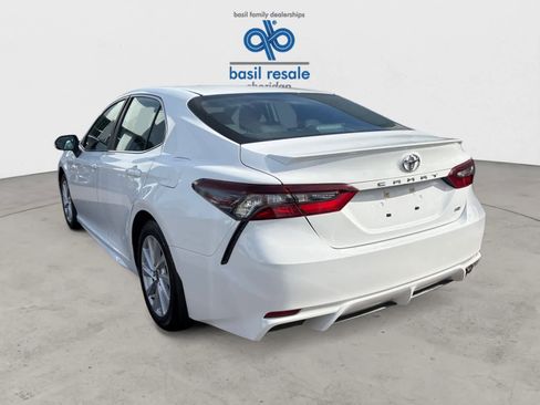 Used 2024 Toyota Camry SE FWD image 3