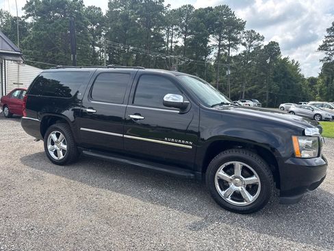 Used 2013 Chevrolet Suburban LTZ AWD/4WD image 8