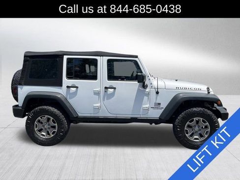 Used 2015 Jeep Wrangler Unlimited Rubicon w/ Connectivity Group AWD/4WD image 4