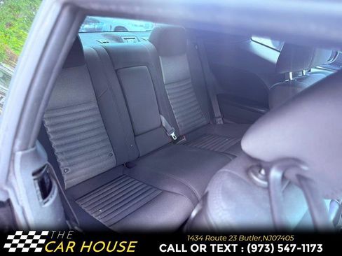Used 2014 Dodge Challenger SXT RWD image 14