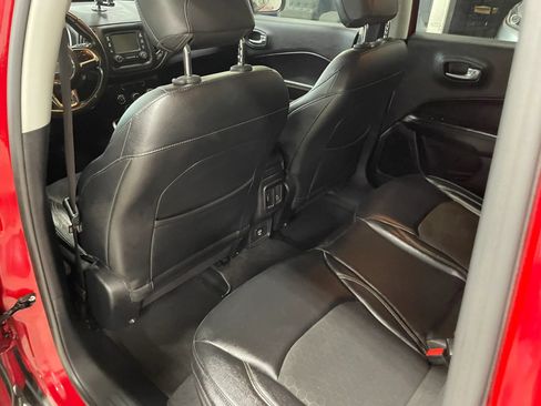 Used 2017 Jeep Compass Latitude FWD image 19